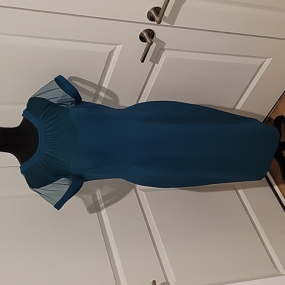 Maggy LondonI llusion Yoke Crepe Cocktail Dress